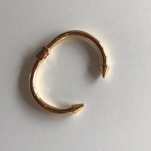 Kinsley Armelle Spike Collection